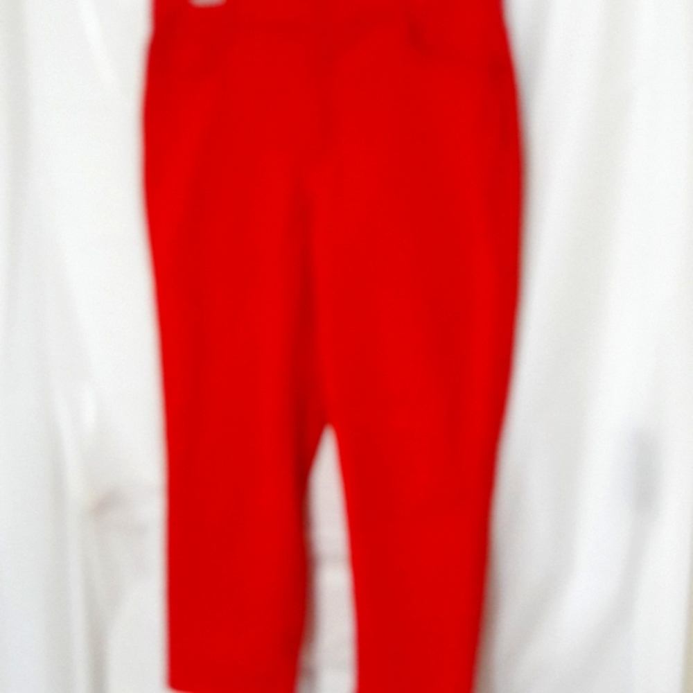 Like new jones new york red jeans Capri 12